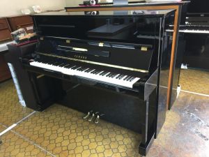 ヤマハピアノ b121