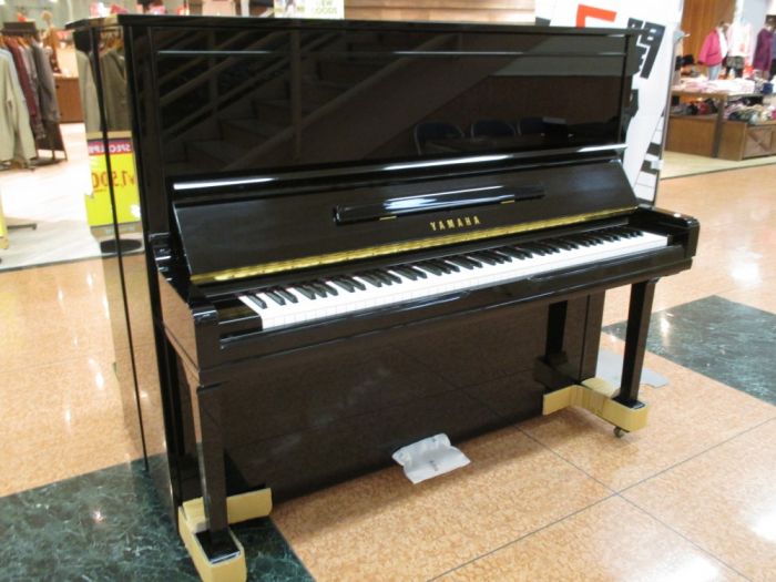 ヤマハピアノ U300